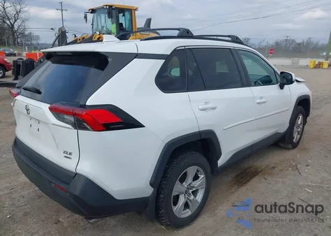 2021 Toyota Rav4 Xle из США, поврежденный, VIN 2T3P1RFV0MW215446